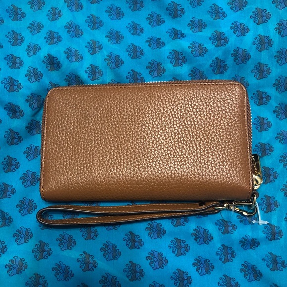 💥SOLD💥 Michael Kors Fulton Wallet - Picture 2 of 4